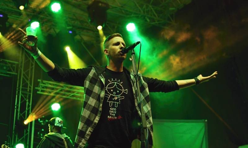 ONLINE: Okoř se šťávou (II.): Hvězdami večerního programu jsou Visací zámek, Sto zvířat, Slza nebo Rybičky 48