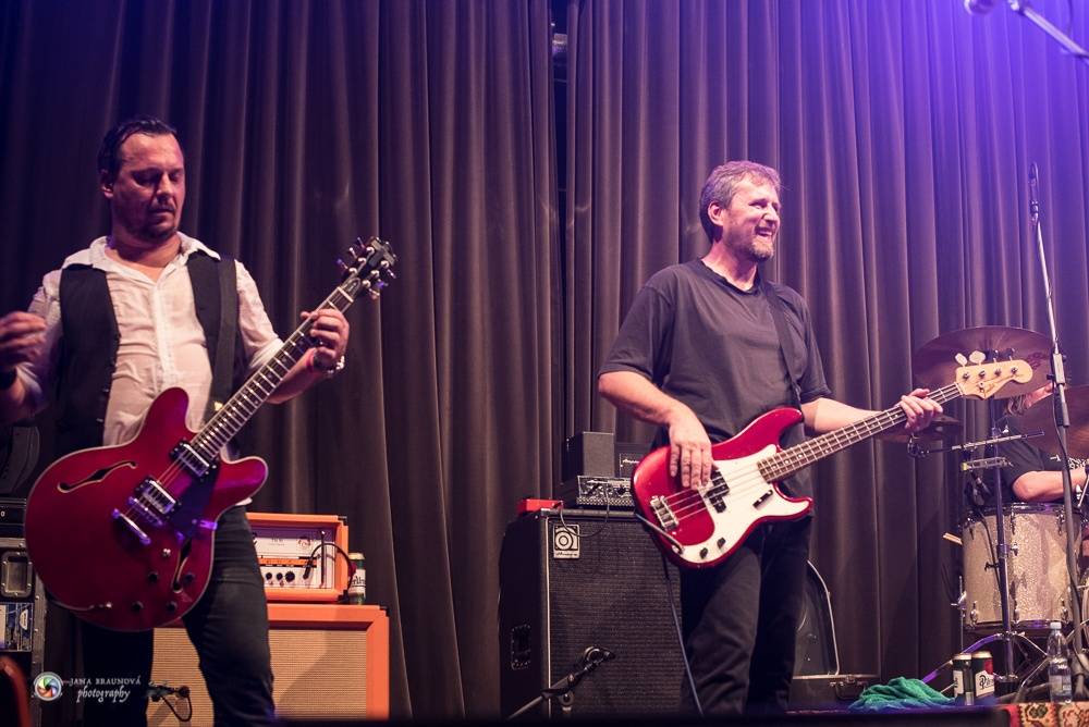 Ani náhodou zpívalo celé DEPO2015 - Alice i po čtvrt století v Plzni zářila 