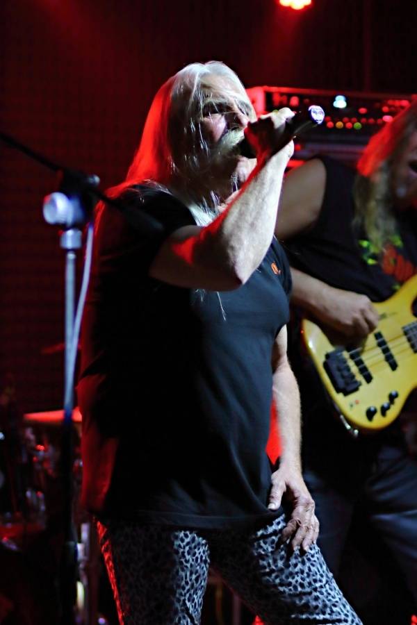 CODA v Litvínově: rocker v tygrovaných legínách a třicet lidí v sále