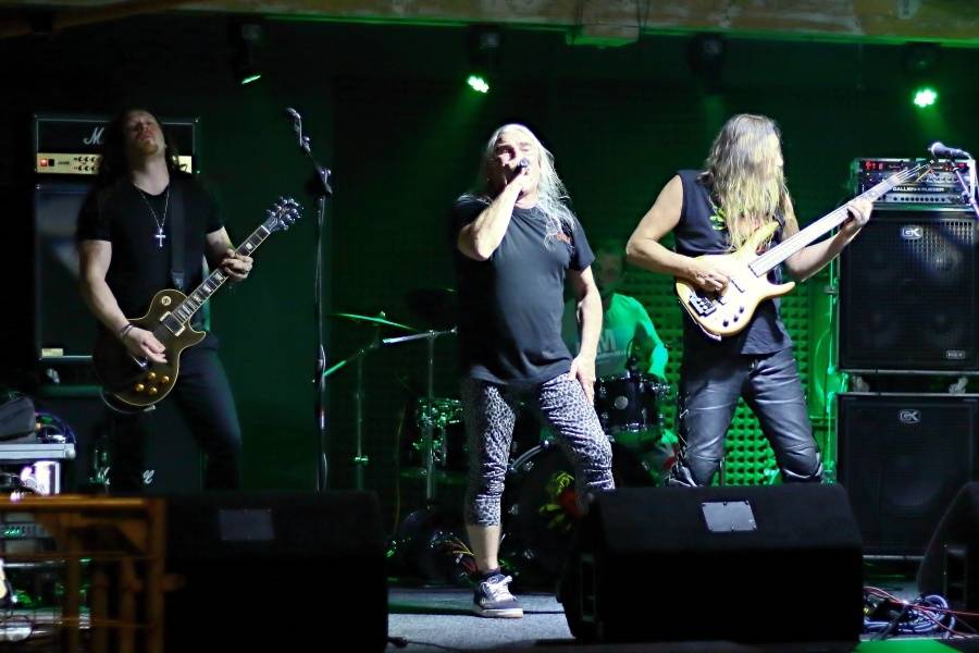 CODA v Litvínově: rocker v tygrovaných legínách a třicet lidí v sále