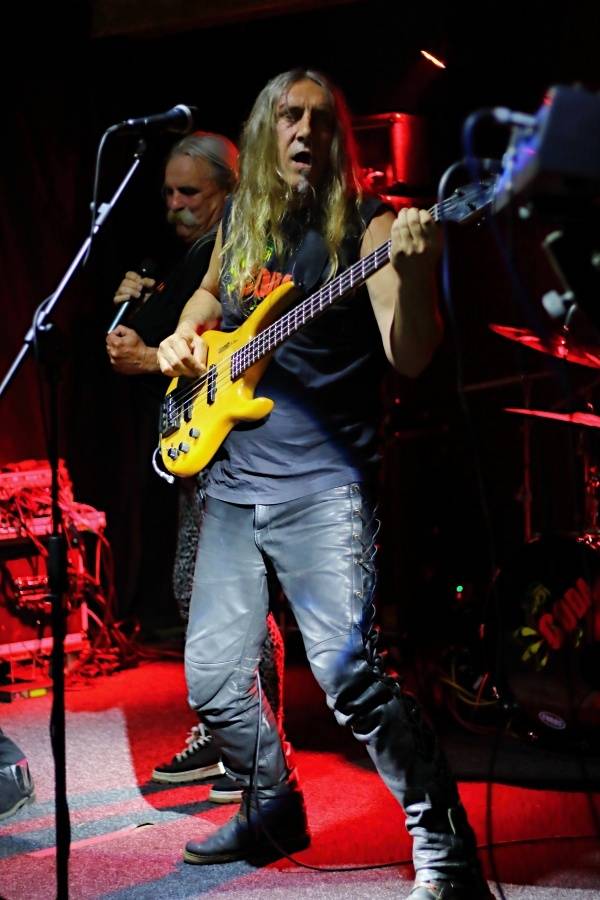 CODA v Litvínově: rocker v tygrovaných legínách a třicet lidí v sále