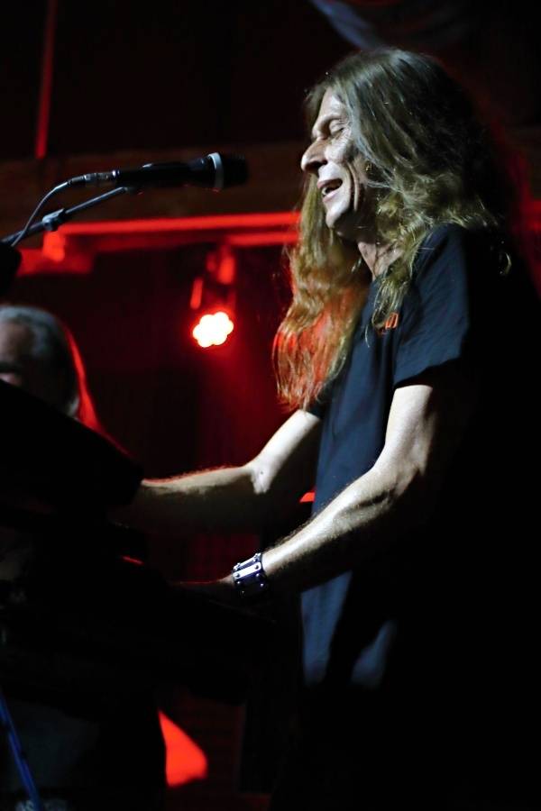 CODA v Litvínově: rocker v tygrovaných legínách a třicet lidí v sále