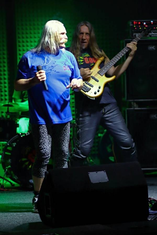 CODA v Litvínově: rocker v tygrovaných legínách a třicet lidí v sále