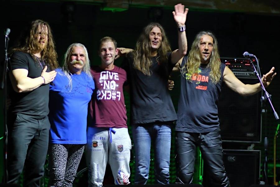 CODA v Litvínově: rocker v tygrovaných legínách a třicet lidí v sále