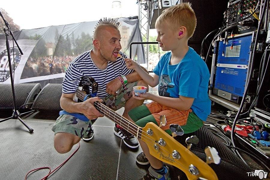Bohnice obsadily hudební hvězdy: Na Mezi Ploty vystoupili Divokej Bill, Pipes And Pints a další