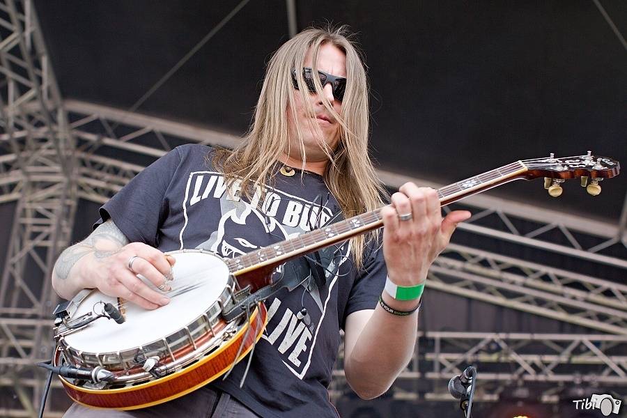 Bohnice obsadily hudební hvězdy: Na Mezi Ploty vystoupili Divokej Bill, Pipes And Pints a další