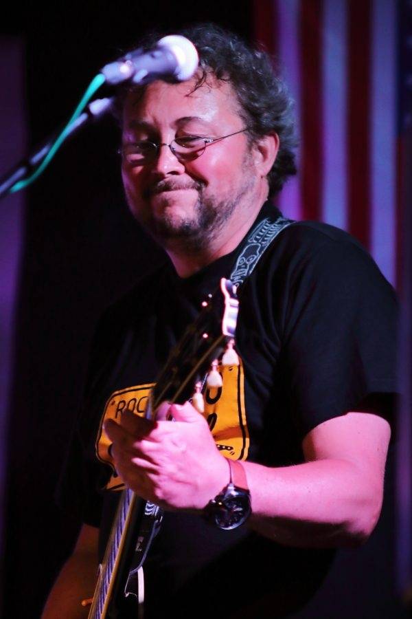 Her & Kings County v Mostě hájili postavení nejdivočejší country kapely všech dob