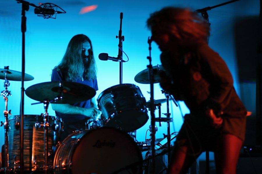 Her & Kings County v Mostě hájili postavení nejdivočejší country kapely všech dob