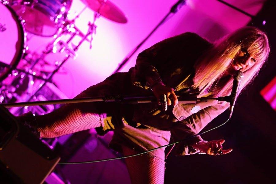 Her & Kings County v Mostě hájili postavení nejdivočejší country kapely všech dob