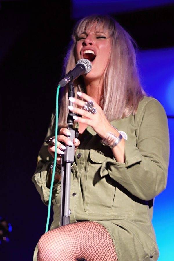 Her & Kings County v Mostě hájili postavení nejdivočejší country kapely všech dob