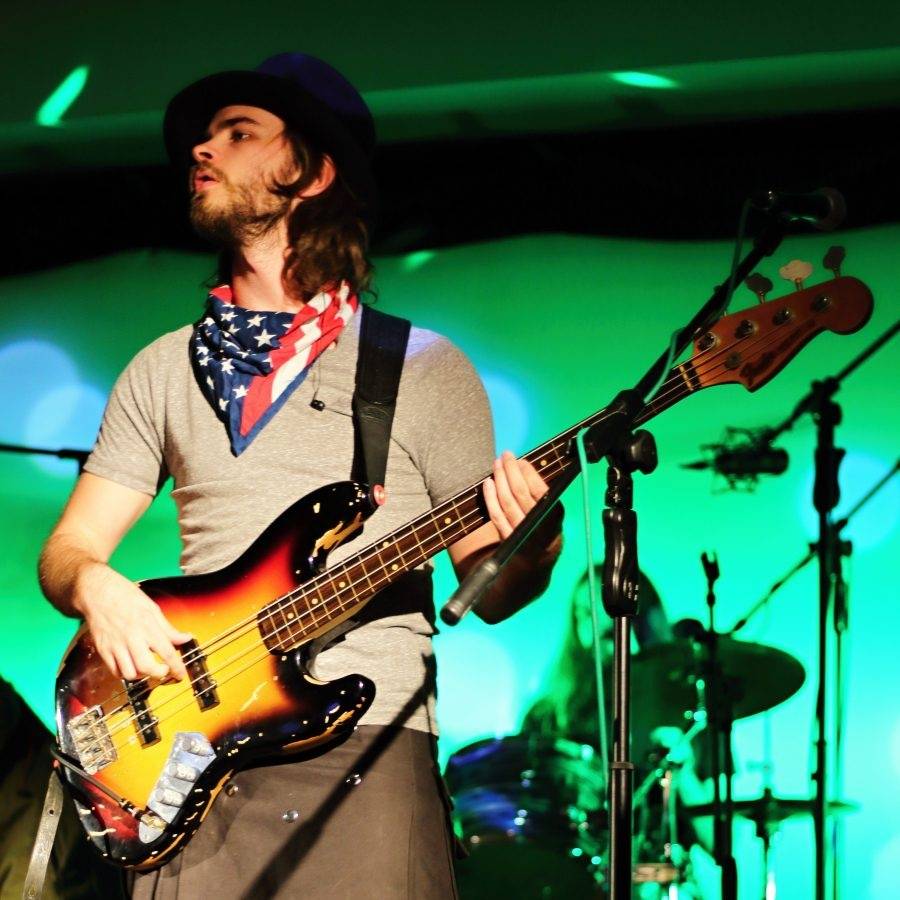 Her & Kings County v Mostě hájili postavení nejdivočejší country kapely všech dob