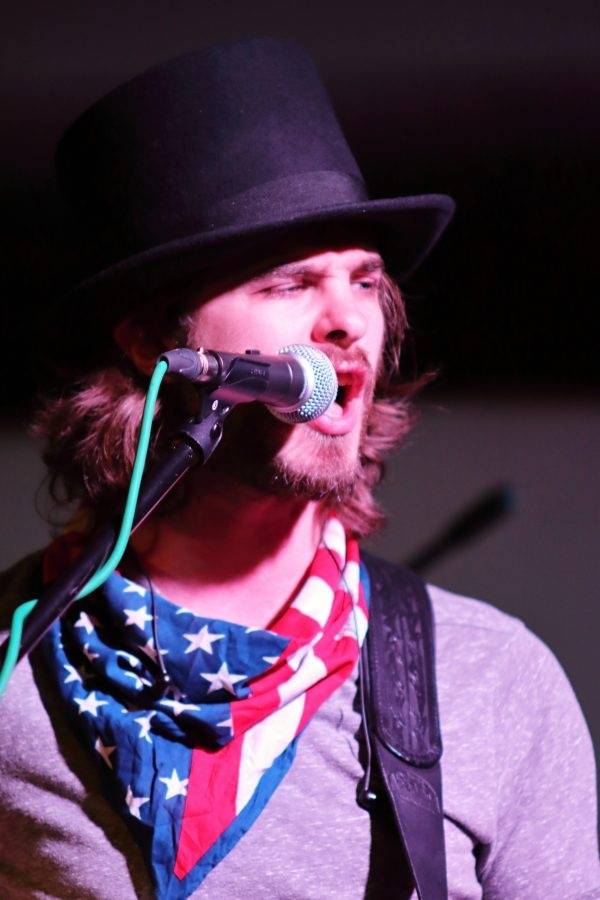 Her & Kings County v Mostě hájili postavení nejdivočejší country kapely všech dob