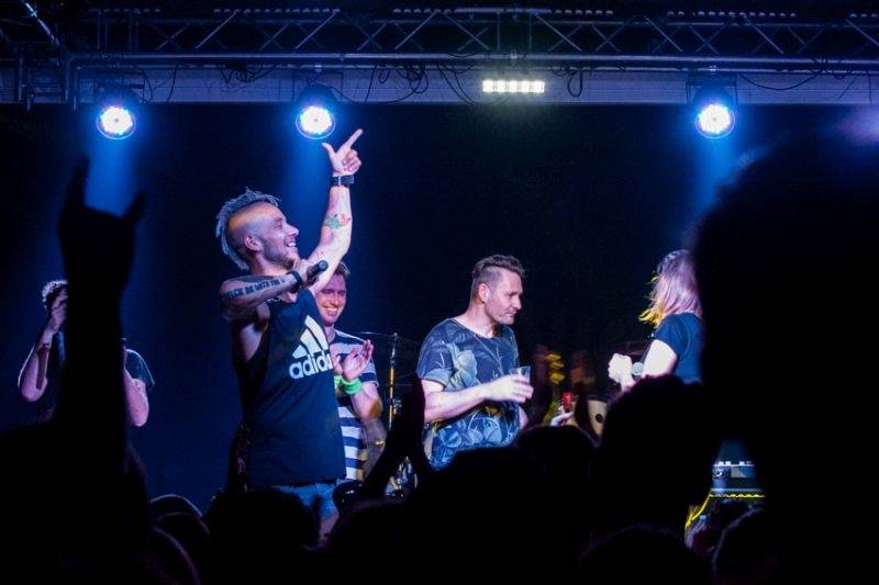 Skyline pokřtili album na vodě! Z Cargo Gallery se stala džungle