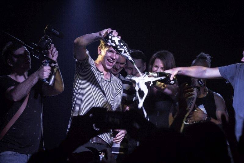 Skyline pokřtili album na vodě! Z Cargo Gallery se stala džungle