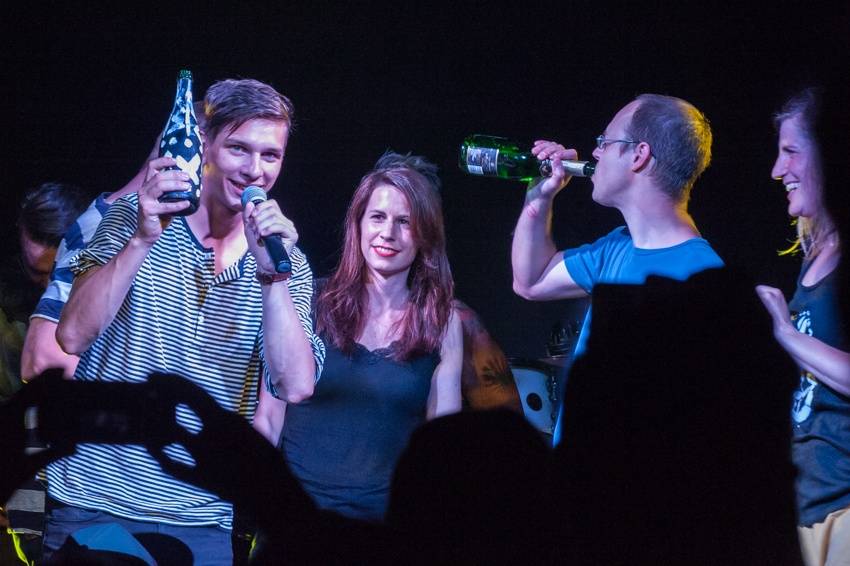 Skyline pokřtili album na vodě! Z Cargo Gallery se stala džungle