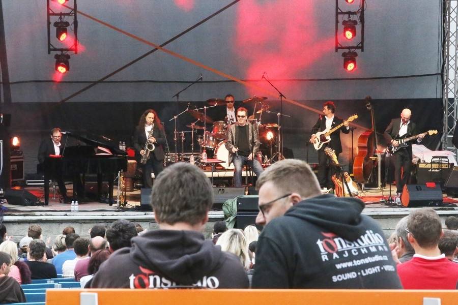 Šansonový Richard Müller: Ani déšť ho v Kyjově nezastavil