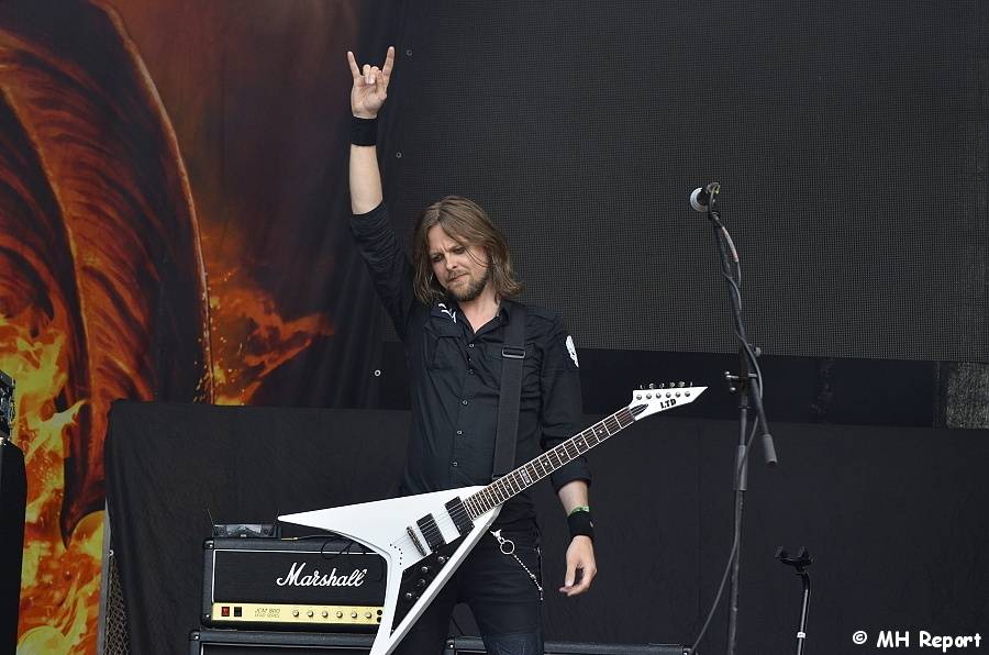 Plzeň žije metalem: Nightwish dostali v první den Metalfestu platinovou desku