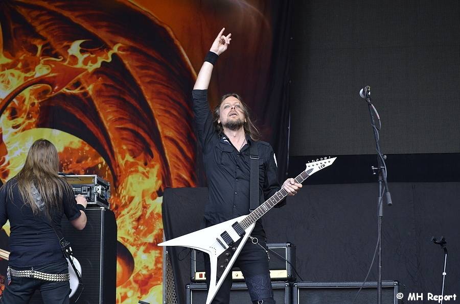 Plzeň žije metalem: Nightwish dostali v první den Metalfestu platinovou desku