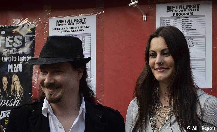 Plzeň žije metalem: Nightwish dostali v první den Metalfestu platinovou desku