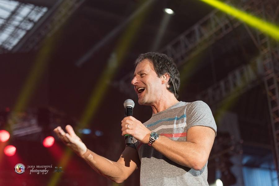Pavol Habera s kapelou Team rozžhavil plzeňský zimní stadion