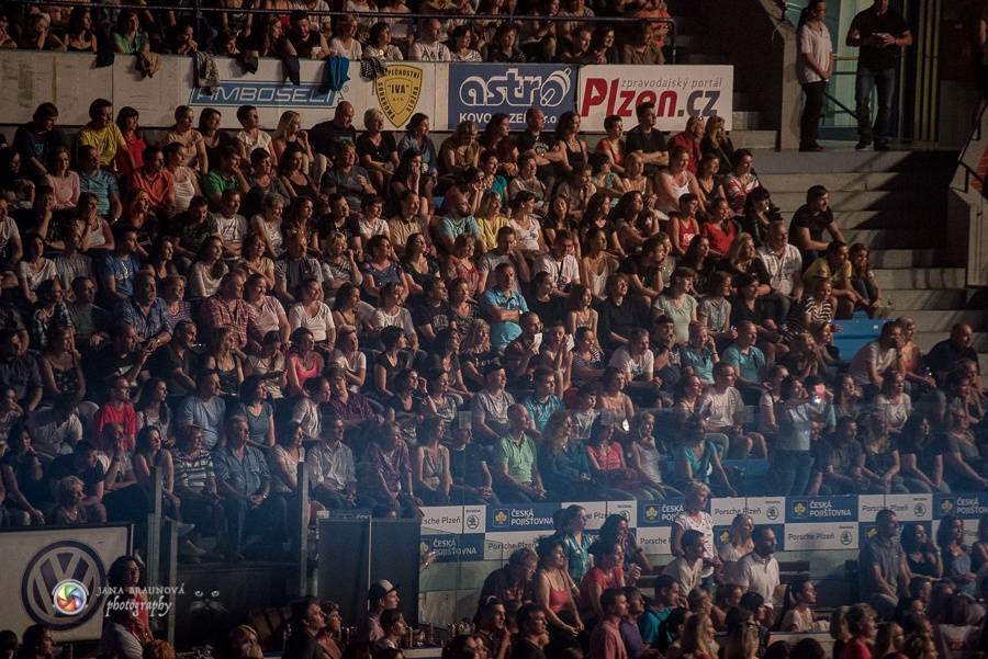 Pavol Habera s kapelou Team rozžhavil plzeňský zimní stadion