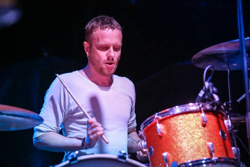 Simon Neil z Biffy Clyro řval jako lev a s ním i stovky lidí v Lucerně