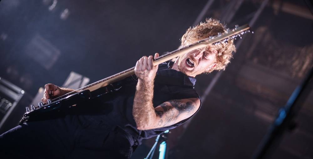 Simon Neil z Biffy Clyro řval jako lev a s ním i stovky lidí v Lucerně