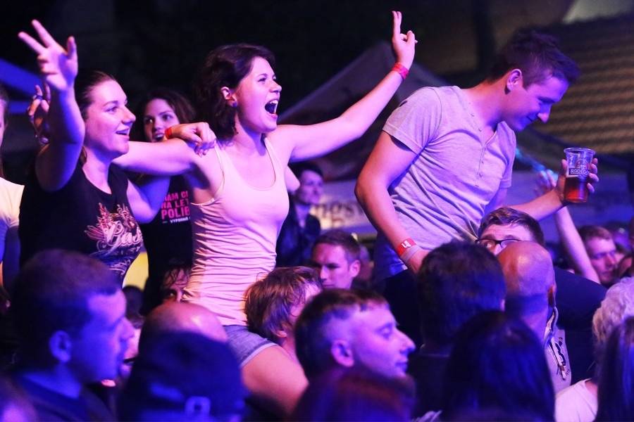 Tři sestry a Vypsaná Fixa zahráli mutěnickým vinařům