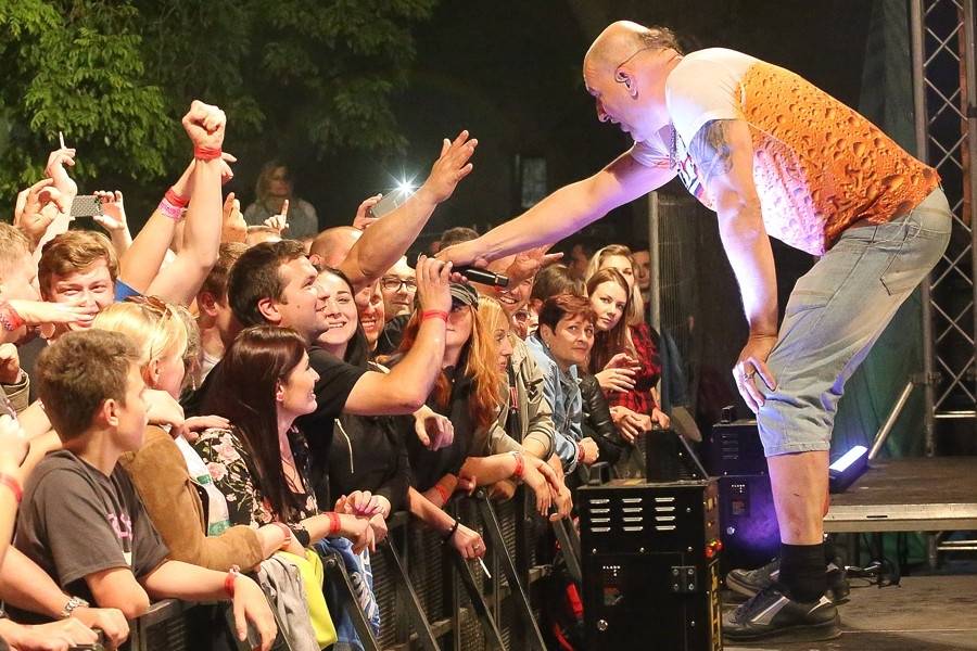 Tři sestry a Vypsaná Fixa zahráli mutěnickým vinařům