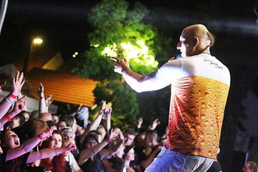 Tři sestry a Vypsaná Fixa zahráli mutěnickým vinařům