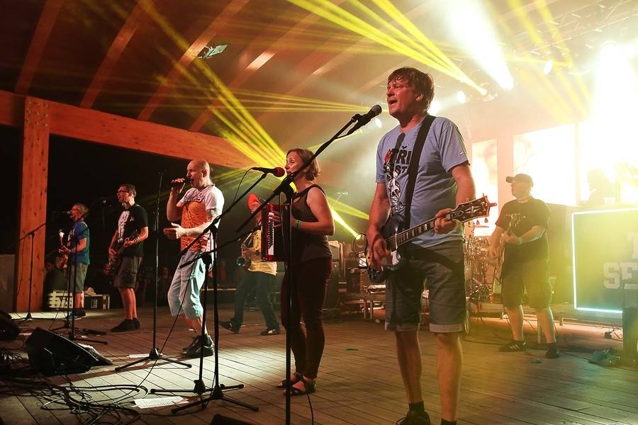 Tři sestry a Vypsaná Fixa zahráli mutěnickým vinařům