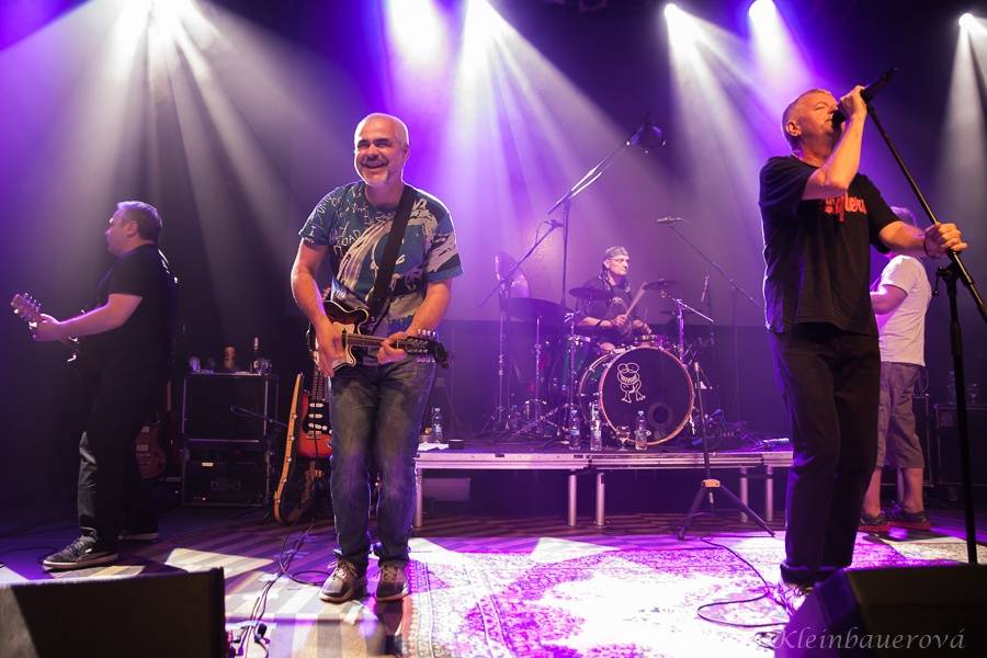 Mňága a Žďorp před třicítkou: V Praze fanoušky bavili od začátku až do konce