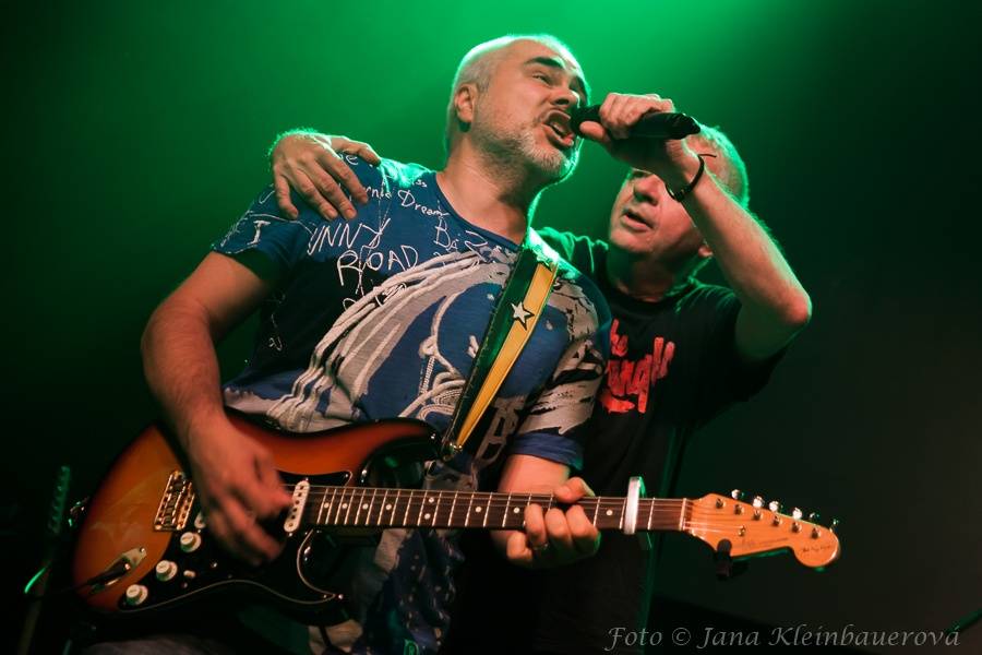 Mňága a Žďorp před třicítkou: V Praze fanoušky bavili od začátku až do konce