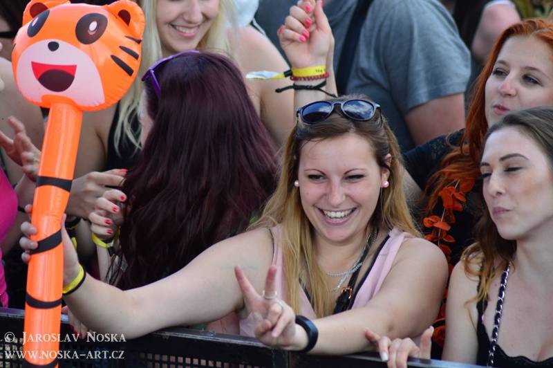 Votvírák přitáhl do Milovic davy: V první den vystoupili Mig 21, Chinaski, Rybičky 48, Voxel i Wohnout