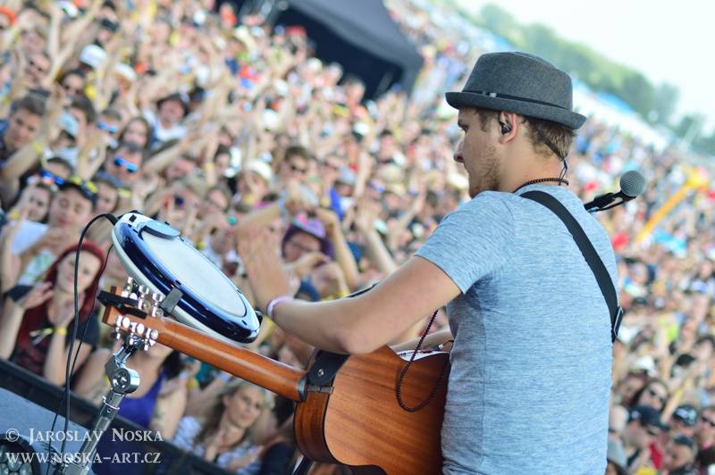 Votvírák přitáhl do Milovic davy: V první den vystoupili Mig 21, Chinaski, Rybičky 48, Voxel i Wohnout