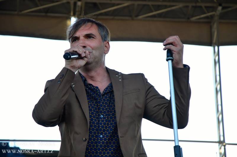 Votvírák přitáhl do Milovic davy: V první den vystoupili Mig 21, Chinaski, Rybičky 48, Voxel i Wohnout