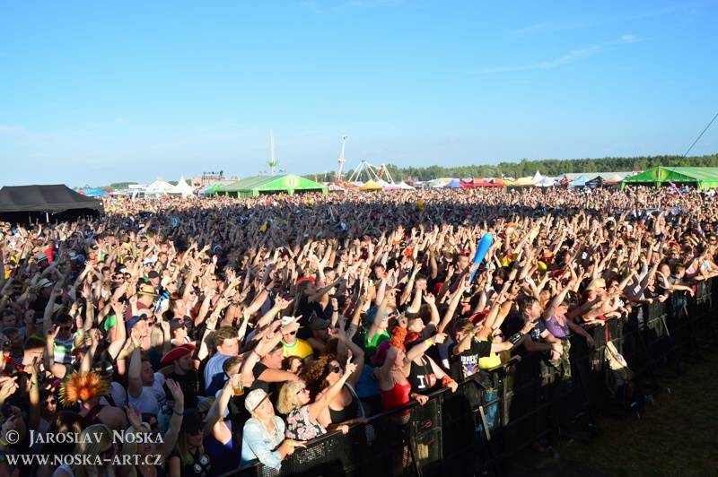 Votvírák přitáhl do Milovic davy: V první den vystoupili Mig 21, Chinaski, Rybičky 48, Voxel i Wohnout