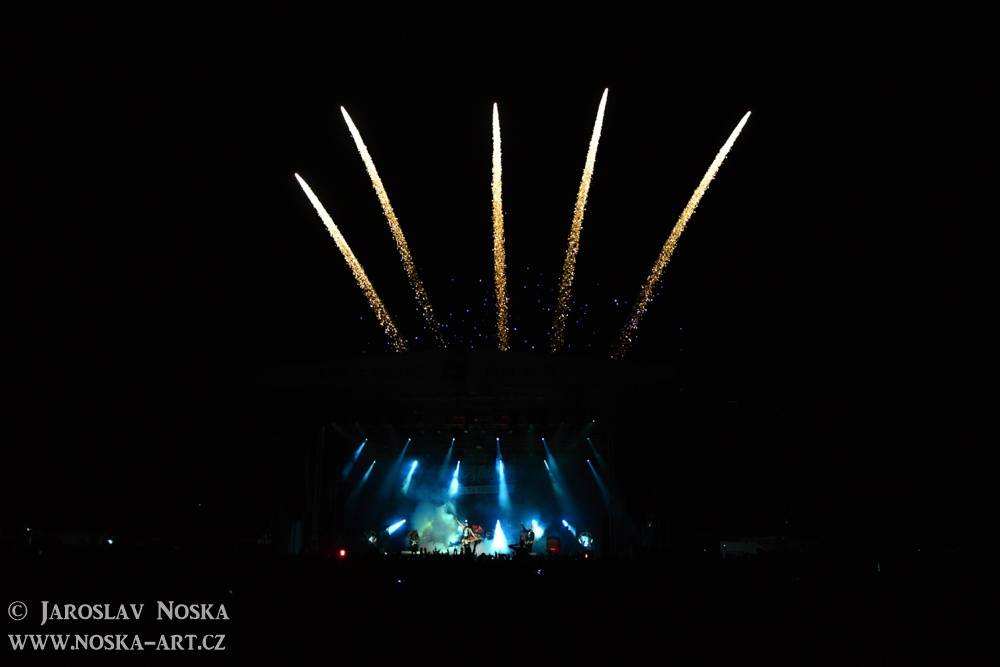 Votvírák přitáhl do Milovic davy: V první den vystoupili Mig 21, Chinaski, Rybičky 48, Voxel i Wohnout