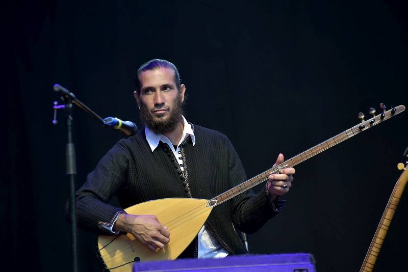 Pražský Respect festival: Diváky oslnili Diwan Saz, Zuco 103 a další kapely z celého světa