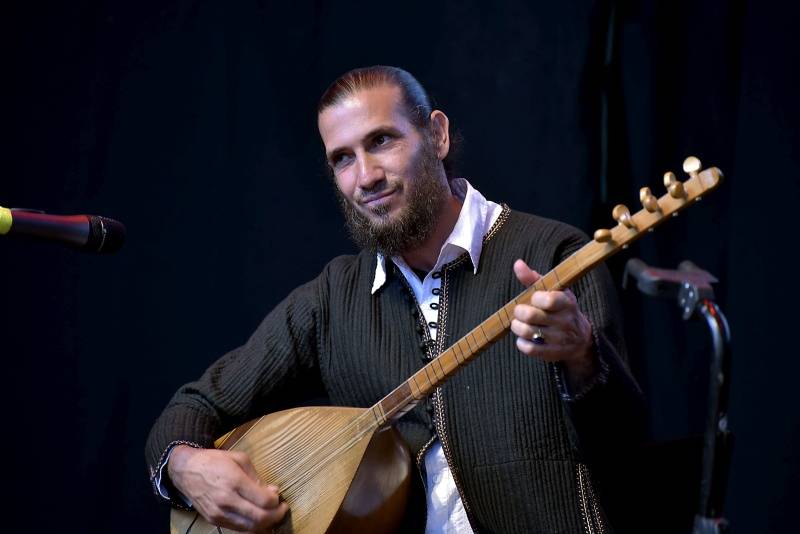 Pražský Respect festival: Diváky oslnili Diwan Saz, Zuco 103 a další kapely z celého světa