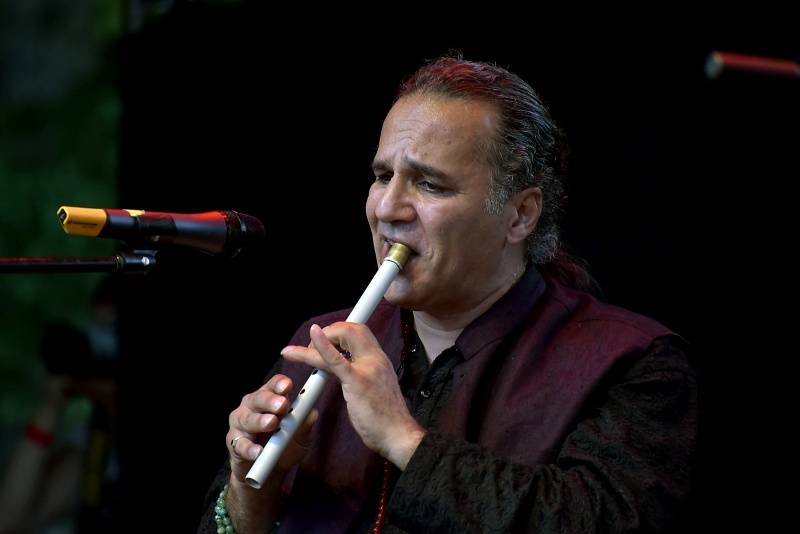 Pražský Respect festival: Diváky oslnili Diwan Saz, Zuco 103 a další kapely z celého světa