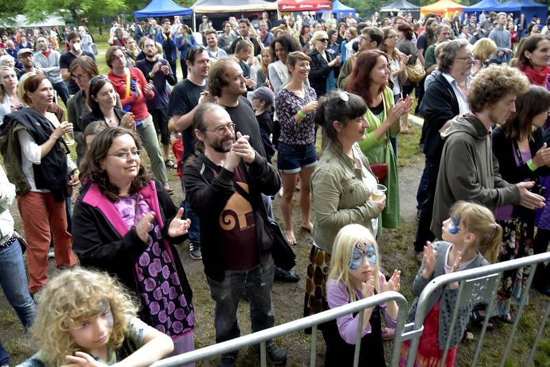 Pražský Respect festival: Diváky oslnili Diwan Saz, Zuco 103 a další kapely z celého světa