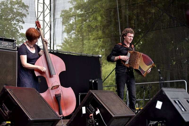 Pražský Respect festival: Diváky oslnili Diwan Saz, Zuco 103 a další kapely z celého světa