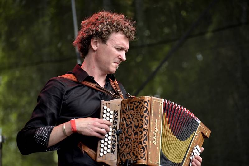 Pražský Respect festival: Diváky oslnili Diwan Saz, Zuco 103 a další kapely z celého světa