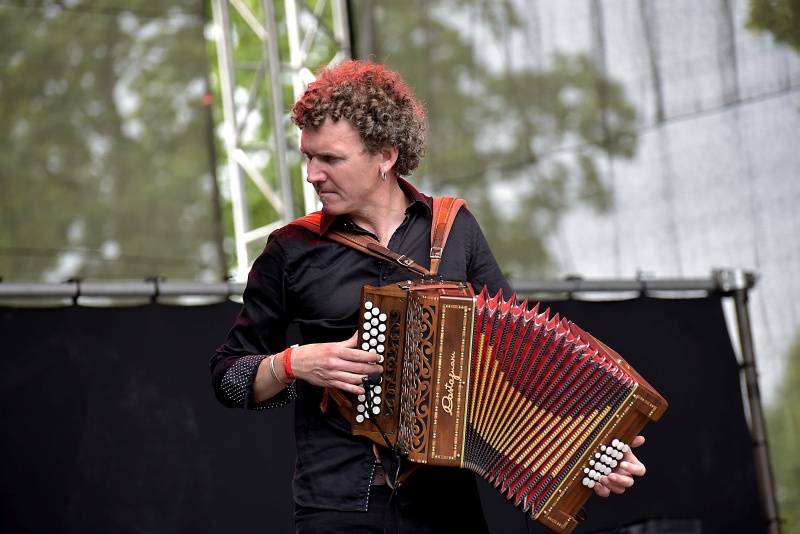 Pražský Respect festival: Diváky oslnili Diwan Saz, Zuco 103 a další kapely z celého světa