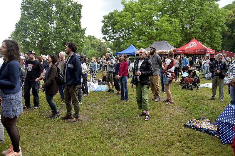 Pražský Respect festival: Diváky oslnili Diwan Saz, Zuco 103 a další kapely z celého světa