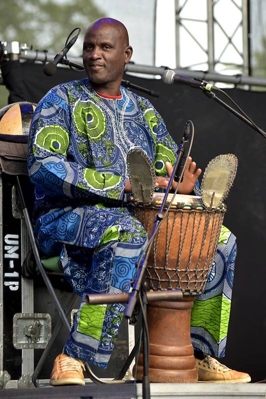 Pražský Respect festival: Diváky oslnili Diwan Saz, Zuco 103 a další kapely z celého světa