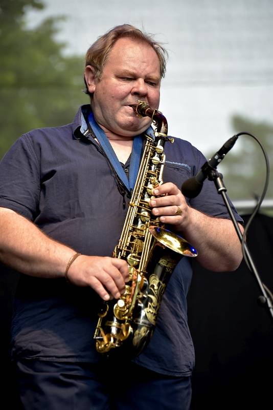 Pražský Respect festival: Diváky oslnili Diwan Saz, Zuco 103 a další kapely z celého světa