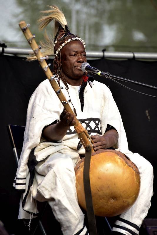 Pražský Respect festival: Diváky oslnili Diwan Saz, Zuco 103 a další kapely z celého světa