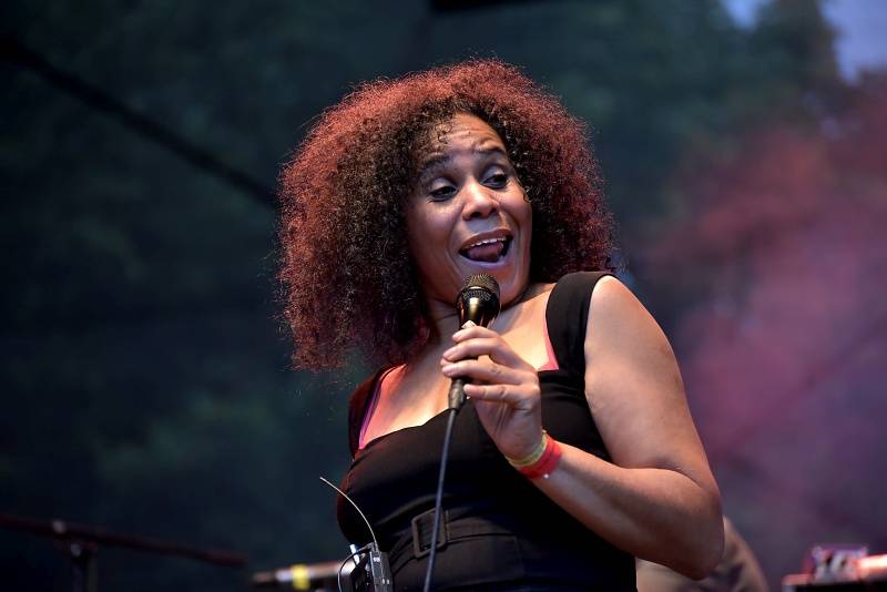 Pražský Respect festival: Diváky oslnili Diwan Saz, Zuco 103 a další kapely z celého světa